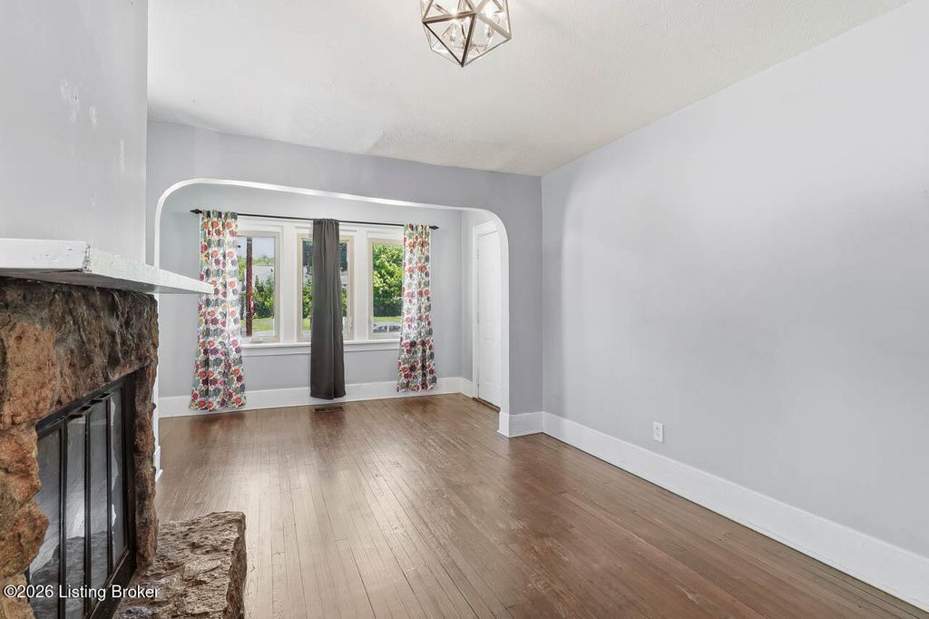 Photo of 1442 Shingo Ave, Louisville, KY 40215 (MLS # 1717067)