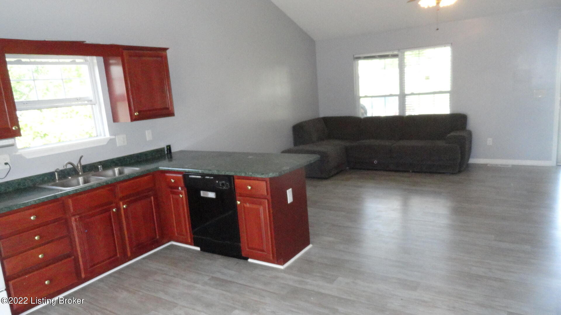 6722 Leverett Ln, Louisville, Kentucky image 3