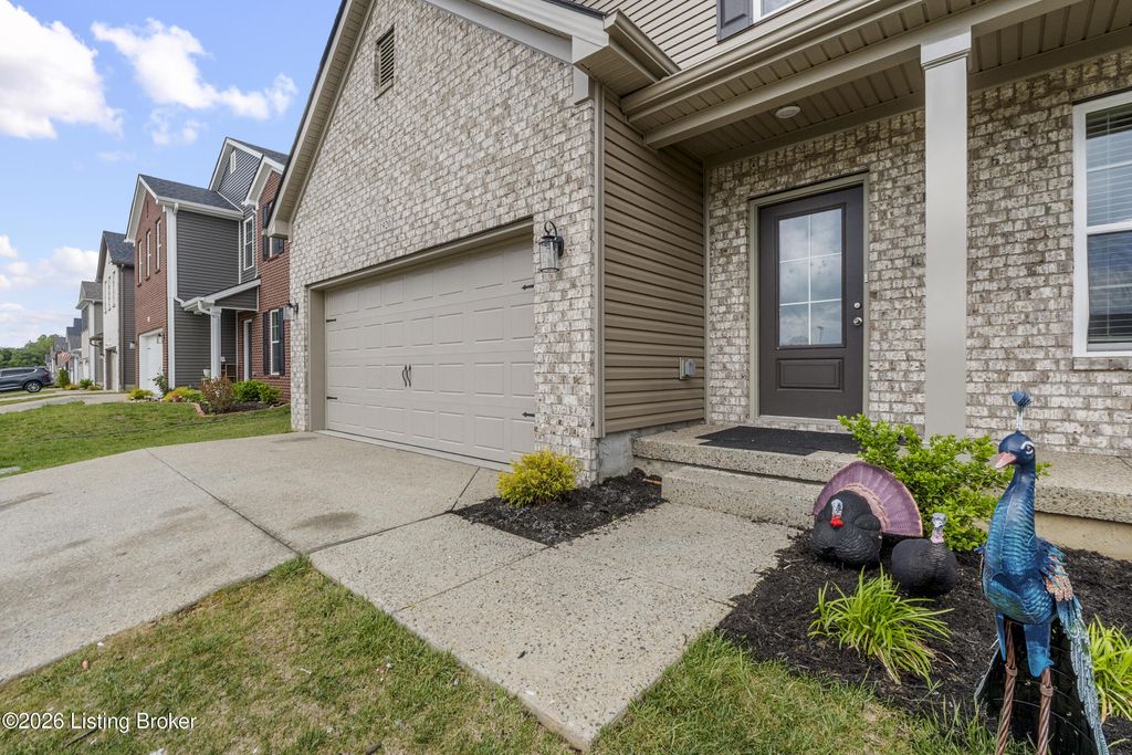 Photo of 11920 Parkview Trace Dr, Louisville, KY 40229 (MLS # 1715900)