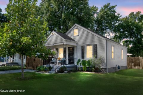 Photo of 607 Gheens Ave, Louisville, KY 40214 (MLS # 1699916)