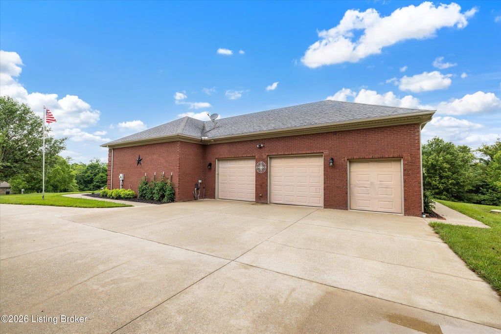 Photo of 75 Magnolia Ct, Pendleton, KY 40055 (MLS # 1721488)