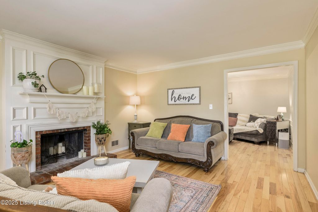 Photo of 515 N Watterson Trail, Louisville, KY 40243 (MLS # 1707345)