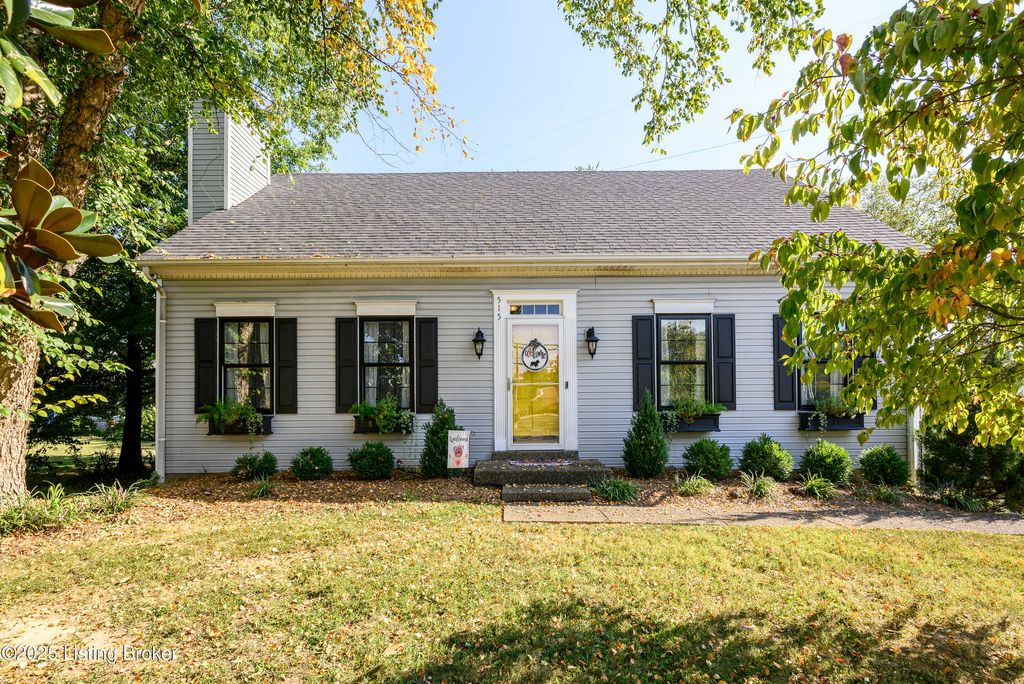 Photo of 515 N Watterson Trail, Louisville, KY 40243 (MLS # 1707345)