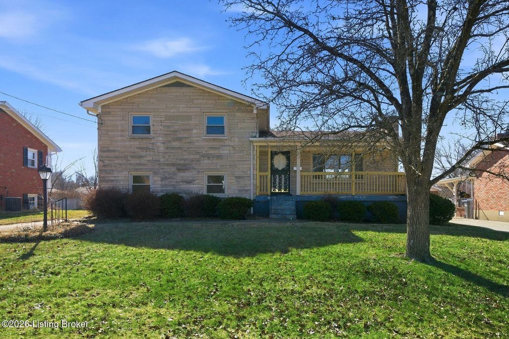Photo of 6914 Shareith Dr, Louisville, KY 40228 (MLS # 1710417)