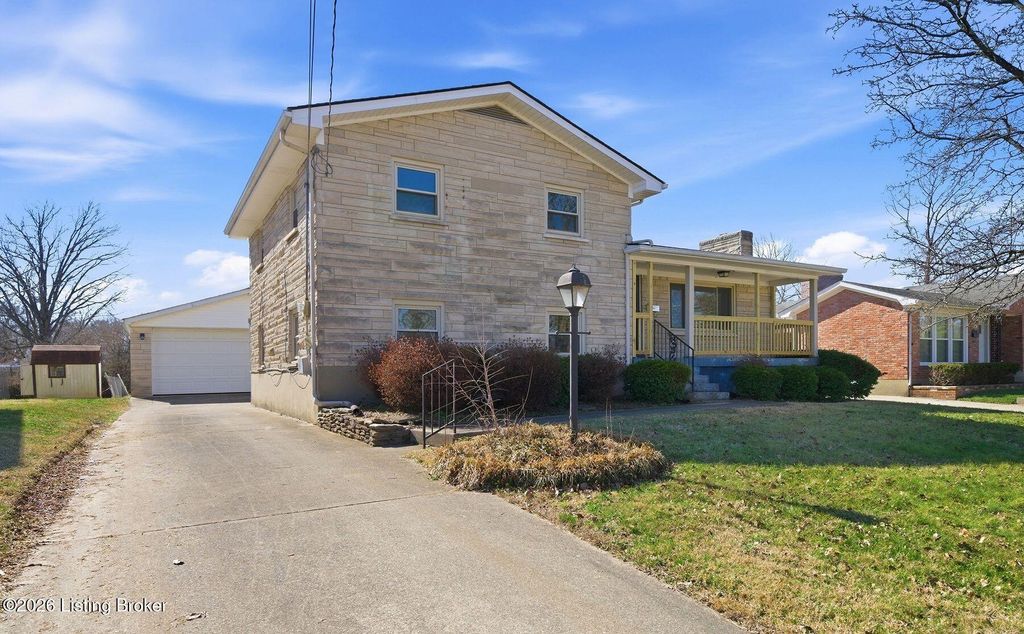 Photo of 6914 Shareith Dr, Louisville, KY 40228 (MLS # 1710417)