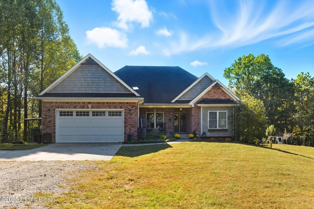 Photo of 1327 Barrallton Hill Rd, Shepherdsville, KY 40165 (MLS # 1701554)