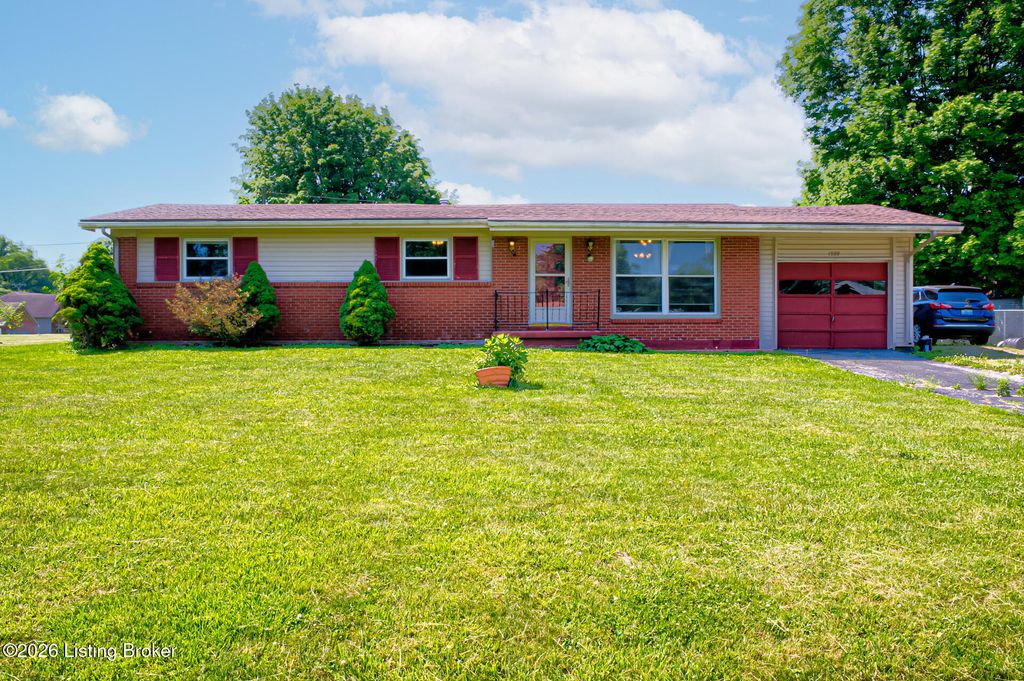 Photo of 1599 Greenland Park Cir, Shelbyville, KY 40065 (MLS # 1717826)
