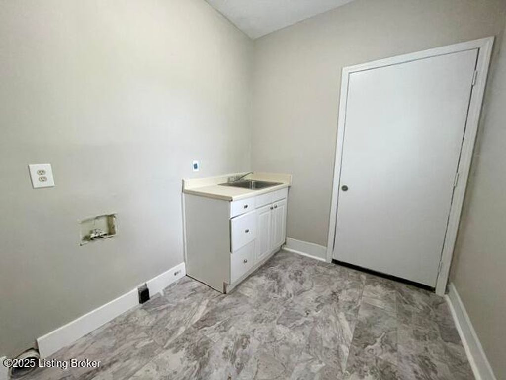 Photo of 1148 S 17th St #1, Louisville, KY 40210 (MLS # 1713539)