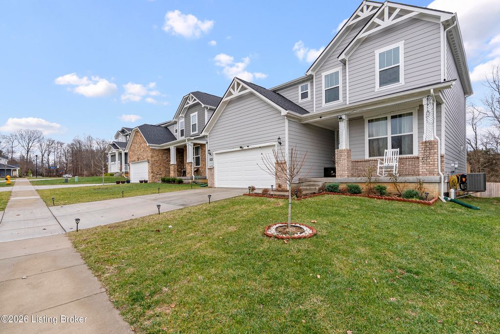 Photo of 4642 Golden Eagle Dr, Louisville, KY 40245 (MLS # 1706122)