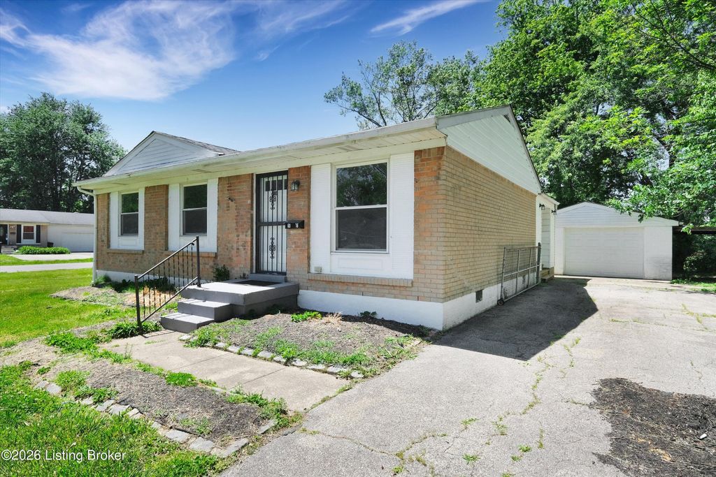 Photo of 6016 Crockett Dr, Louisville, KY 40258 (MLS # 1717429)