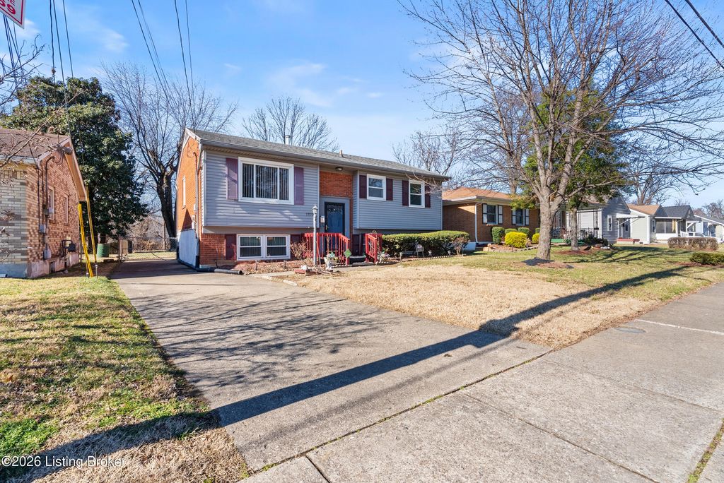Photo of 1932 Cypress St, Louisville, KY 40210 (MLS # 1707976)