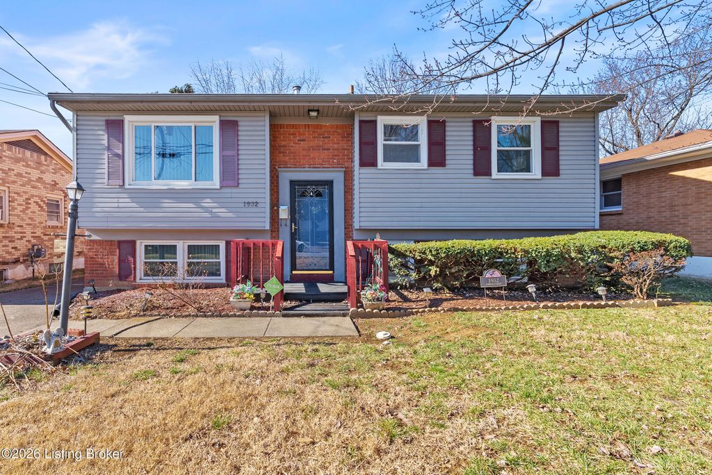 Photo of 1932 Cypress St, Louisville, KY 40210 (MLS # 1707976)