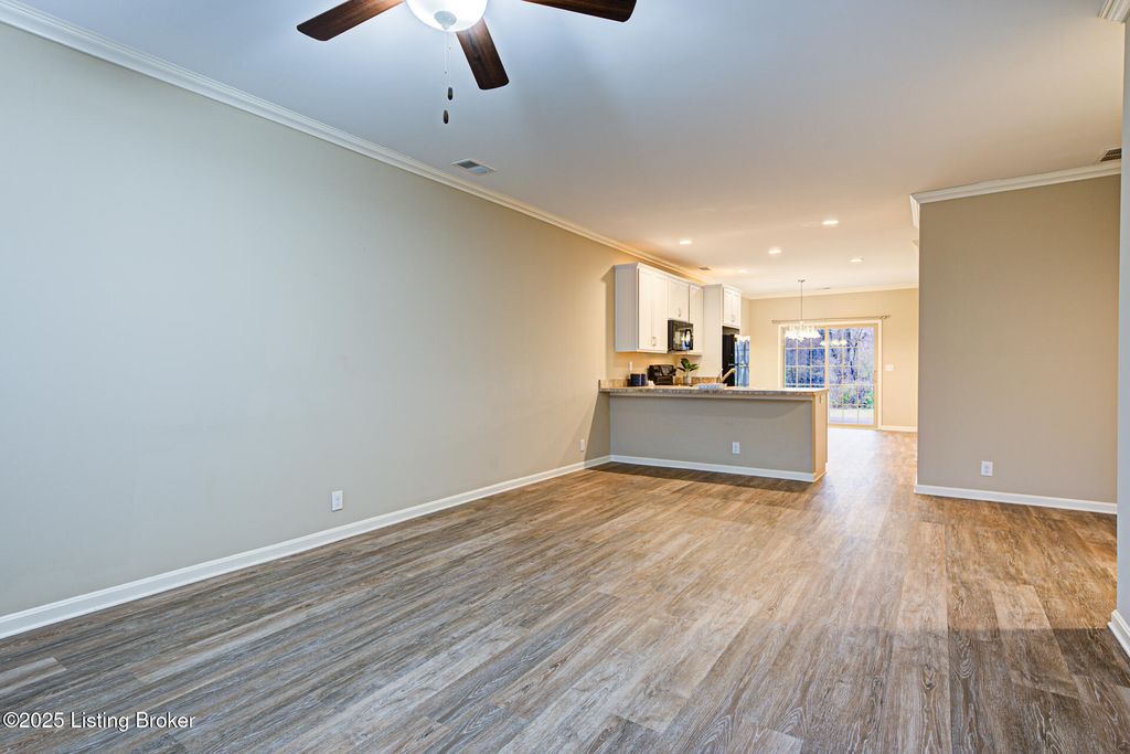 Photo of 6903 Winnie Way, Louisville, KY 40228 (MLS # 1705228)