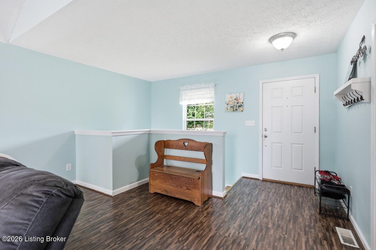 94 Willowbrook Ct