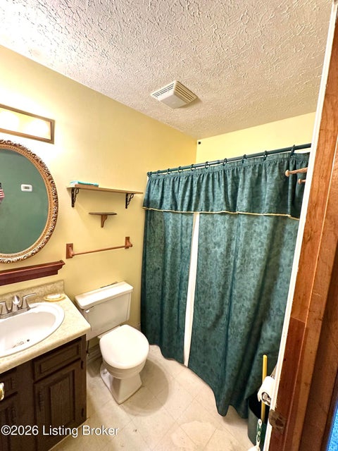 Tiny photo for 10903 Lanette Ct, Louisville, KY 40229 (MLS # 1728959)
