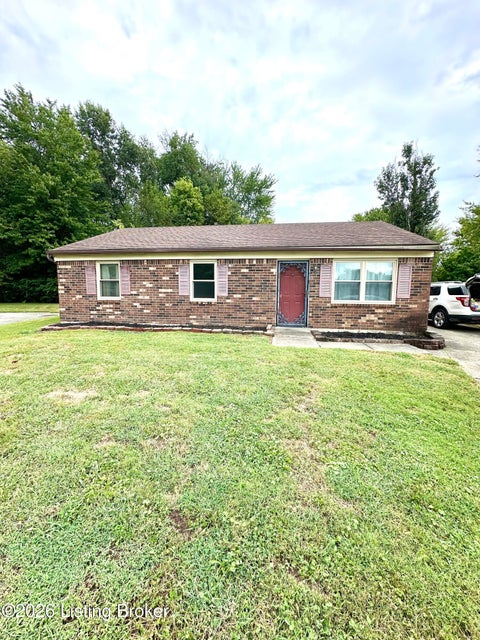 Photo of 10903 Lanette Ct, Louisville, KY 40229 (MLS # 1728959)