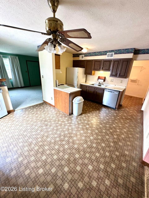 Tiny photo for 10903 Lanette Ct, Louisville, KY 40229 (MLS # 1728959)