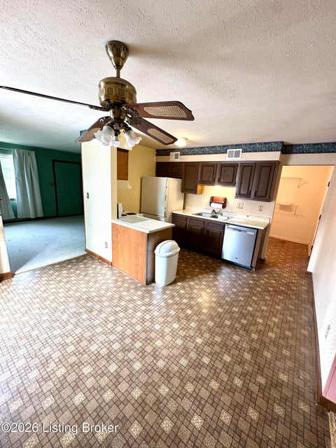 Tiny photo for 10903 Lanette Ct, Louisville, KY 40229 (MLS # 1728959)