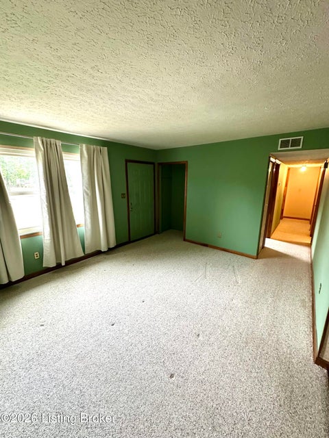 Tiny photo for 10903 Lanette Ct, Louisville, KY 40229 (MLS # 1728959)