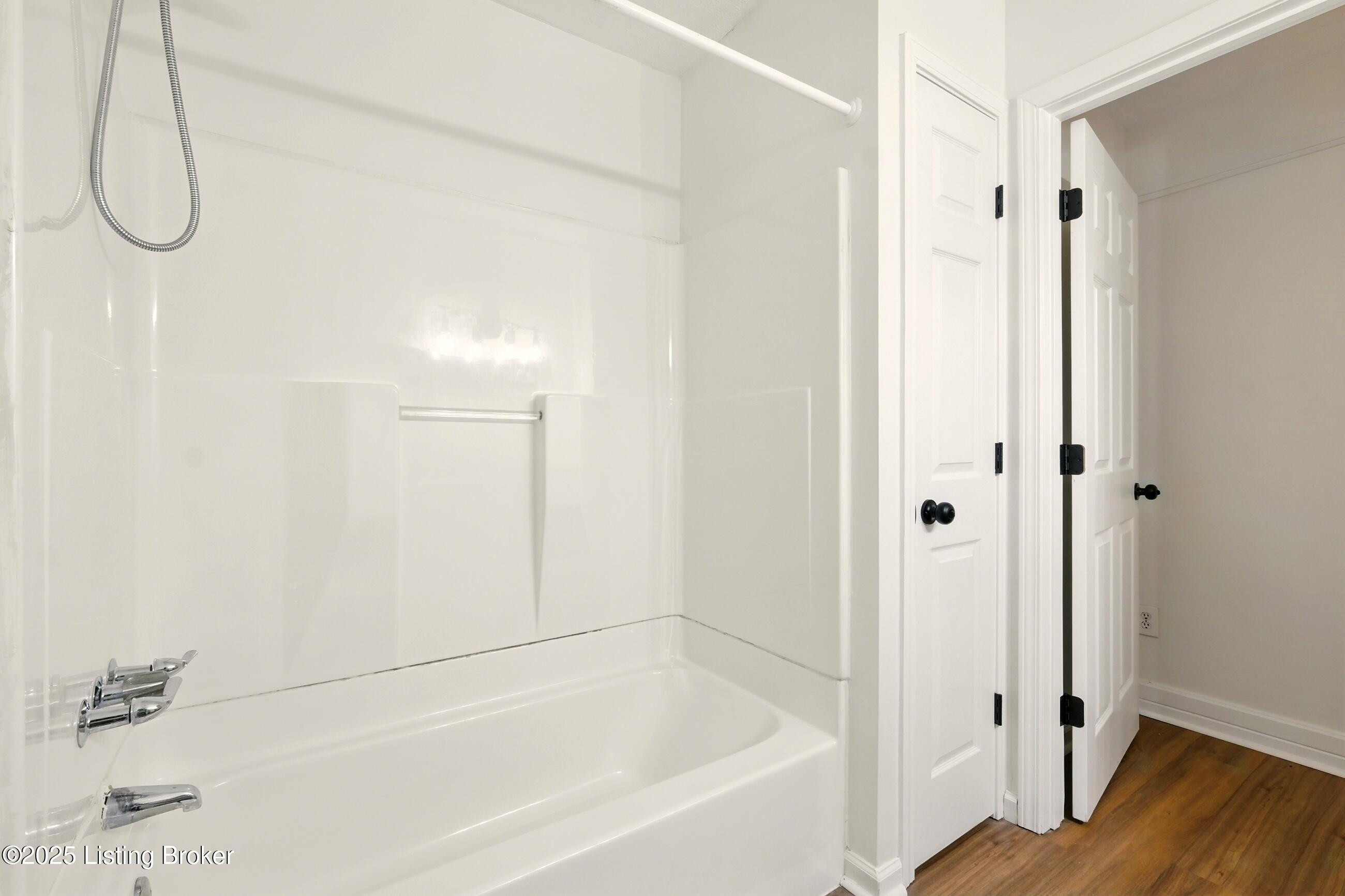 5115 Stony Brook Dr, Louisville, Kentucky image 36