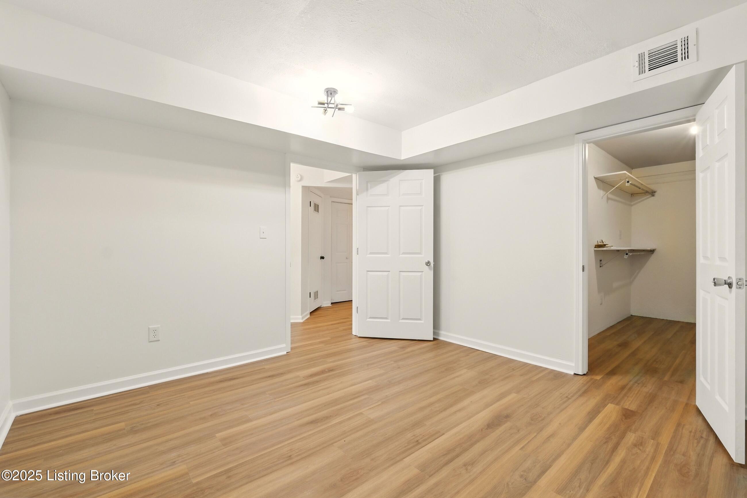 5115 Stony Brook Dr, Louisville, Kentucky image 32