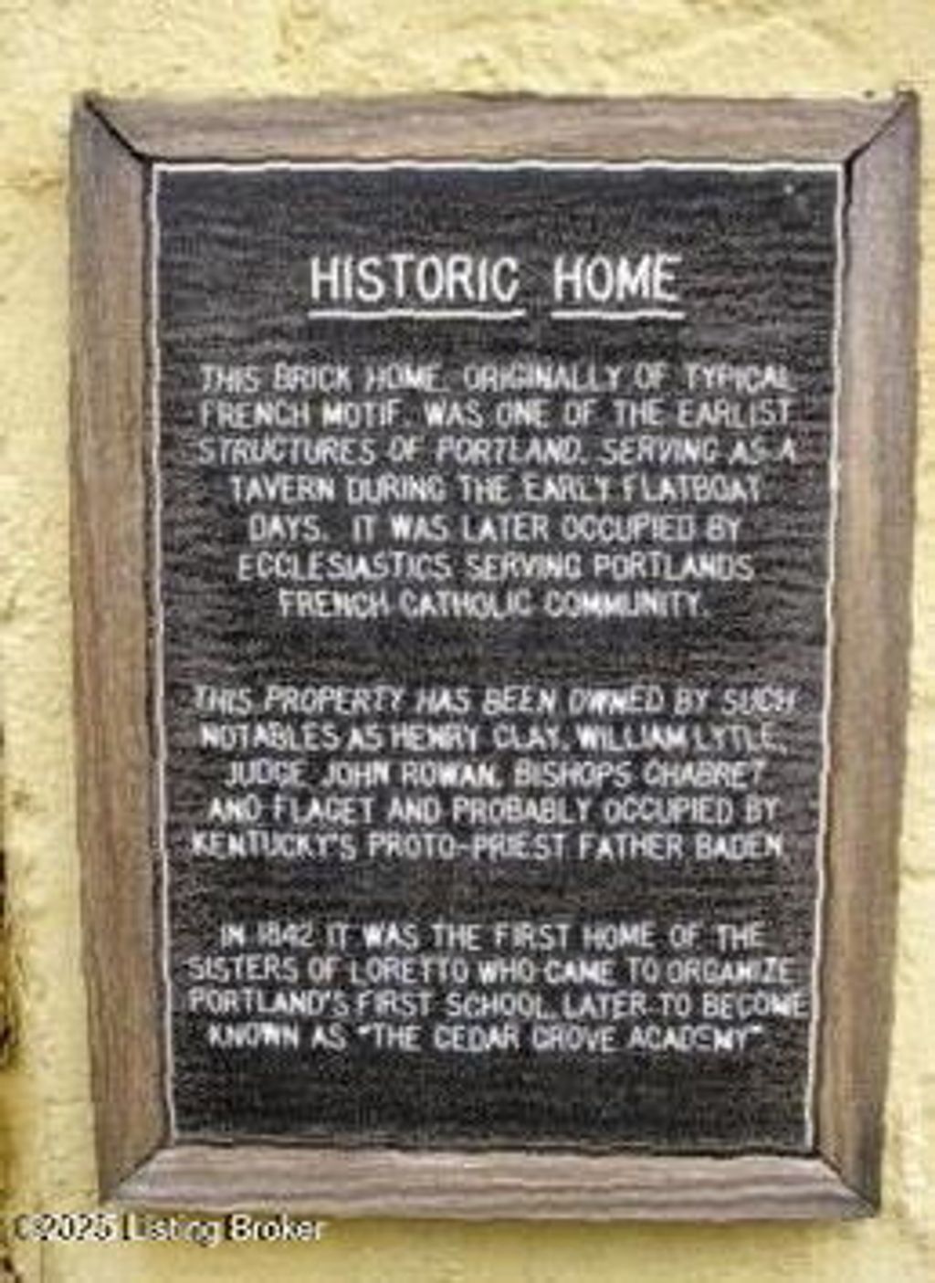 Photo of 716 Cedar Grove Ct, Louisville, KY 40212 (MLS # 1712202)