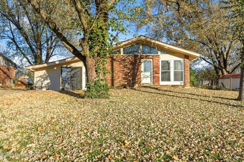 Photo of 708 Lakeview Ave, La Grange, KY 40031 (MLS # 1703274)
