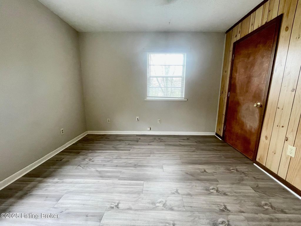 Photo of 434 Randolph Ave #202, Clarksville, IN 47129 (MLS # 1705674)