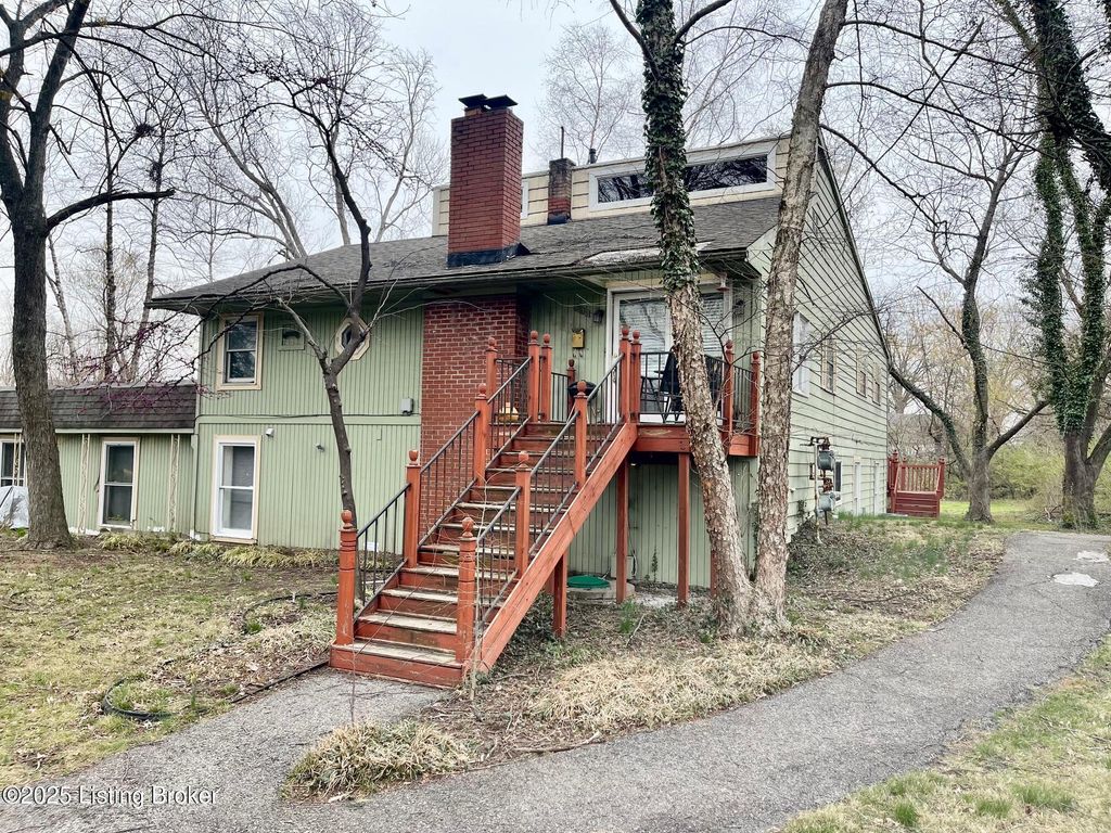 Photo of 434 Randolph Ave #202, Clarksville, IN 47129 (MLS # 1705674)