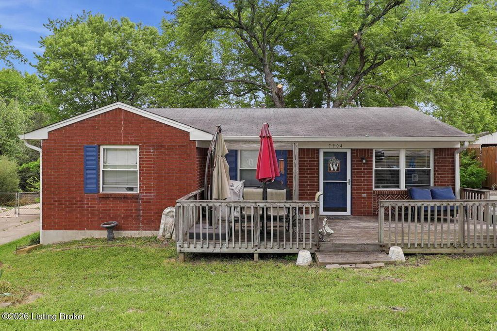 Photo of 7904 Candleglow Ln, Louisville, KY 40214 (MLS # 1715897)