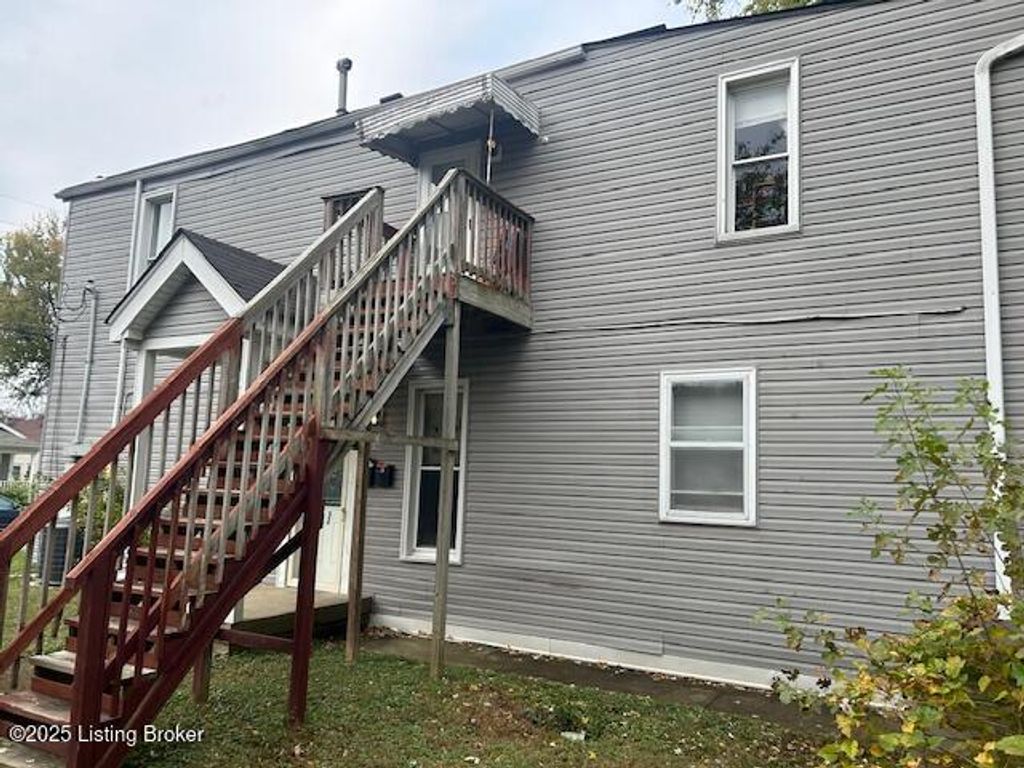 Photo of 1002 Mayer Ave, Louisville, KY 40217 (MLS # 1704405)