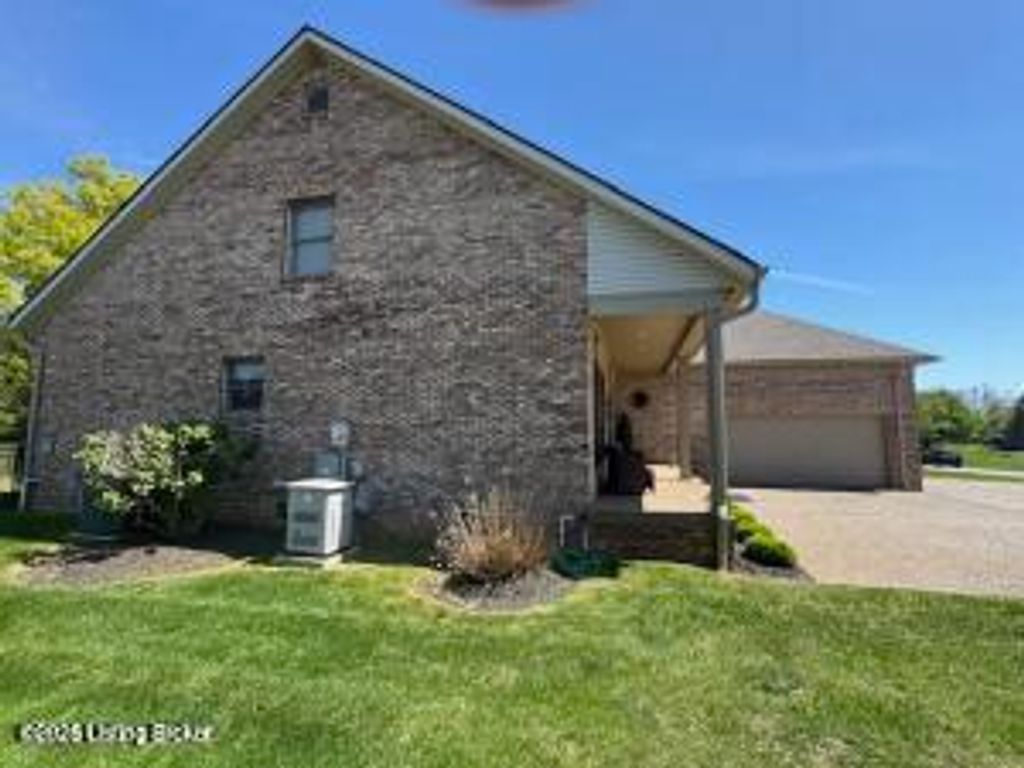 Photo of 10606 Black Iron Rd, Louisville, KY 40291 (MLS # 1710776)