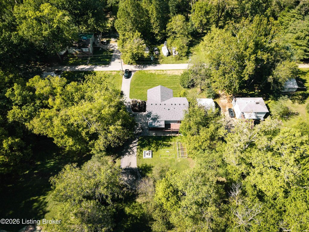 Photo of 1820 Huckleberry Ln, Prospect, KY 40059 (MLS # 1716105)