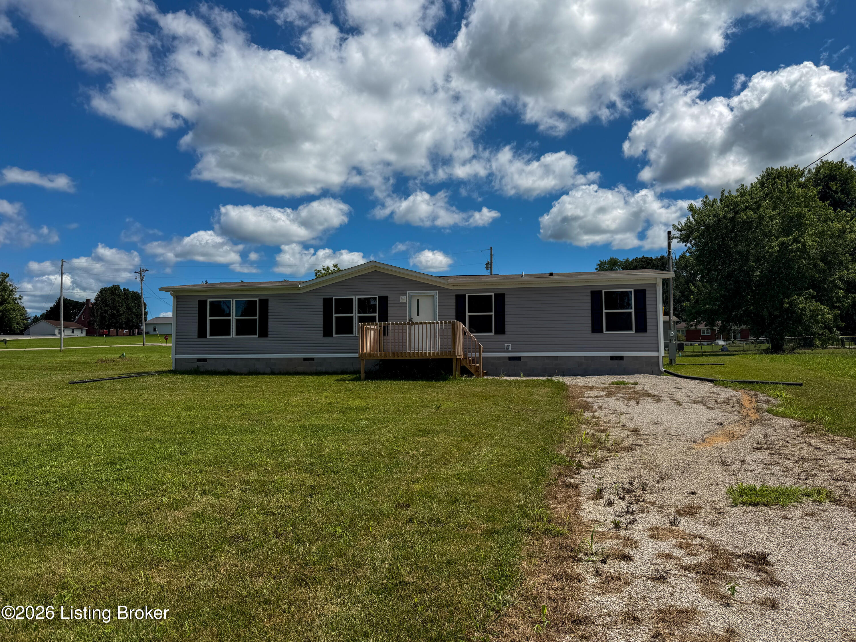 Photo 1 of 29 — 100 N Center St, Irvington, KY 40146