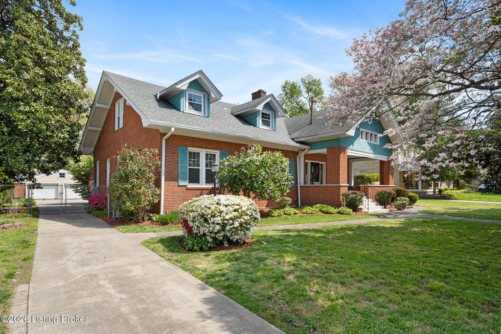 Photo of 3227 Robin Rd, Louisville, KY 40213 (MLS # 1713832)