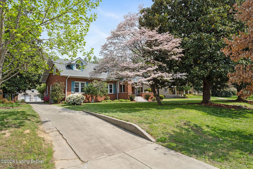 Photo of 3227 Robin Rd, Louisville, KY 40213 (MLS # 1713832)