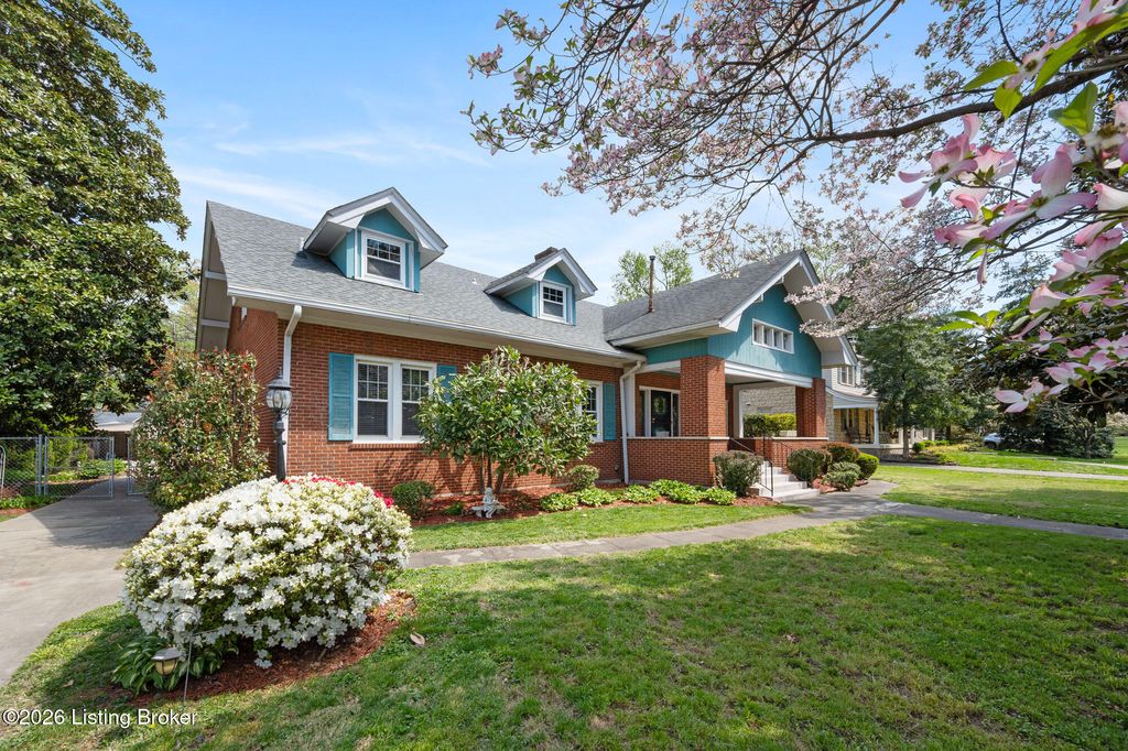 Photo of 3227 Robin Rd, Louisville, KY 40213 (MLS # 1713832)