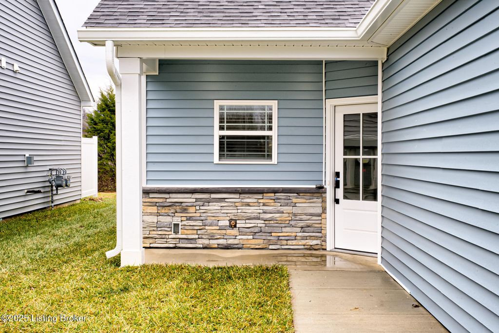 Photo of 10926 Brookley Dr, Louisville, KY 40229 (MLS # 1705162)