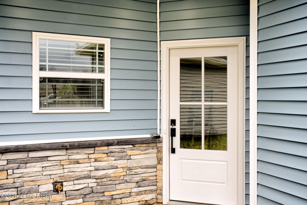 Photo of 10926 Brookley Dr, Louisville, KY 40229 (MLS # 1705162)