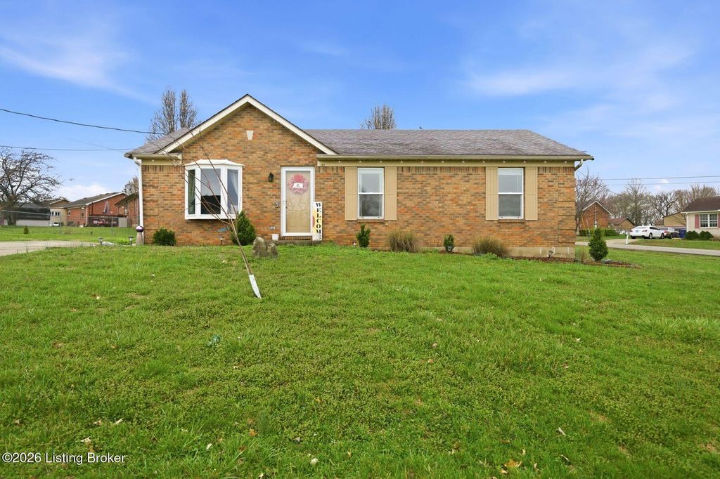 Photo of 101 Rainbow Ct, Bardstown, KY 40004 (MLS # 1711078)