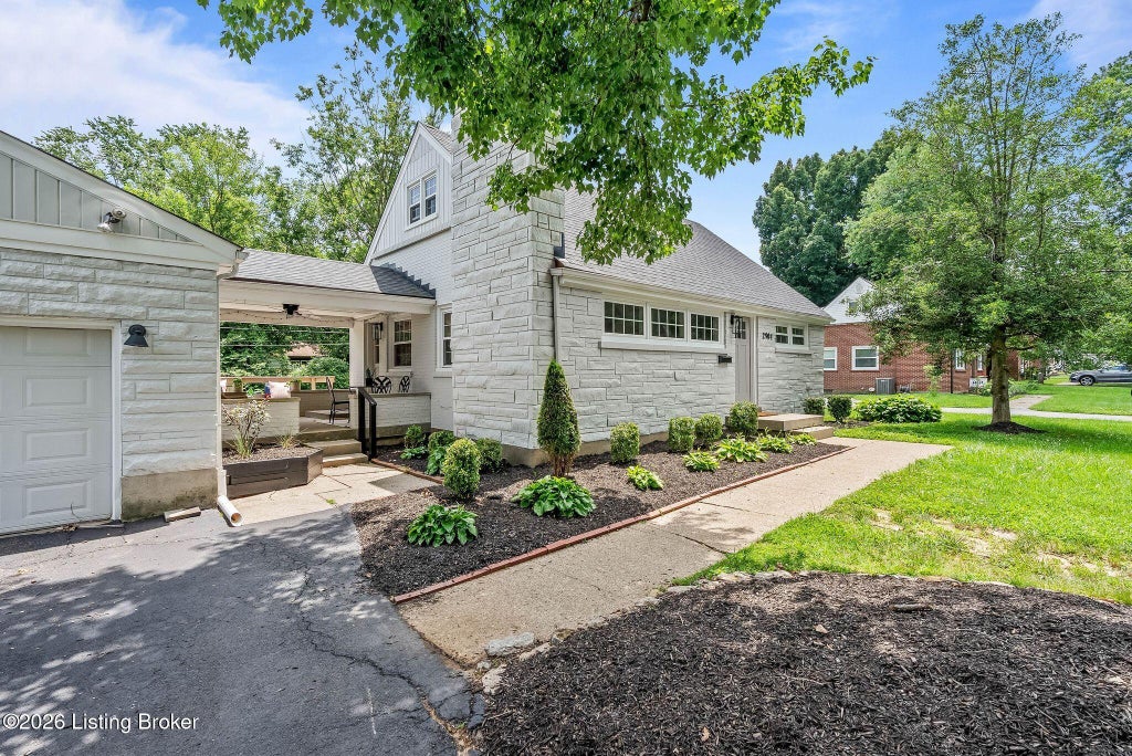 Photo of 2901 Miles Rd, Louisville, KY 40220 (MLS # 1723047)