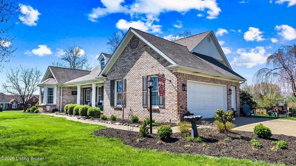 Photo of 100 Coventry Ln, Bardstown, KY 40004 (MLS # 1712444)