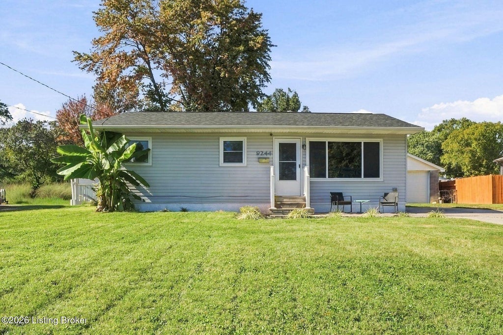Photo of 9244 Chenault Rd, Louisville, KY 40272 (MLS # 1733085)