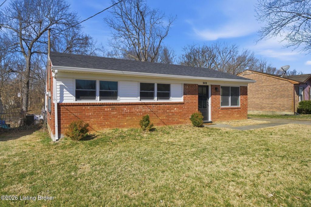 Photo of 9410 Coolridge Dr, Louisville, KY 40229 (MLS # 1710020)