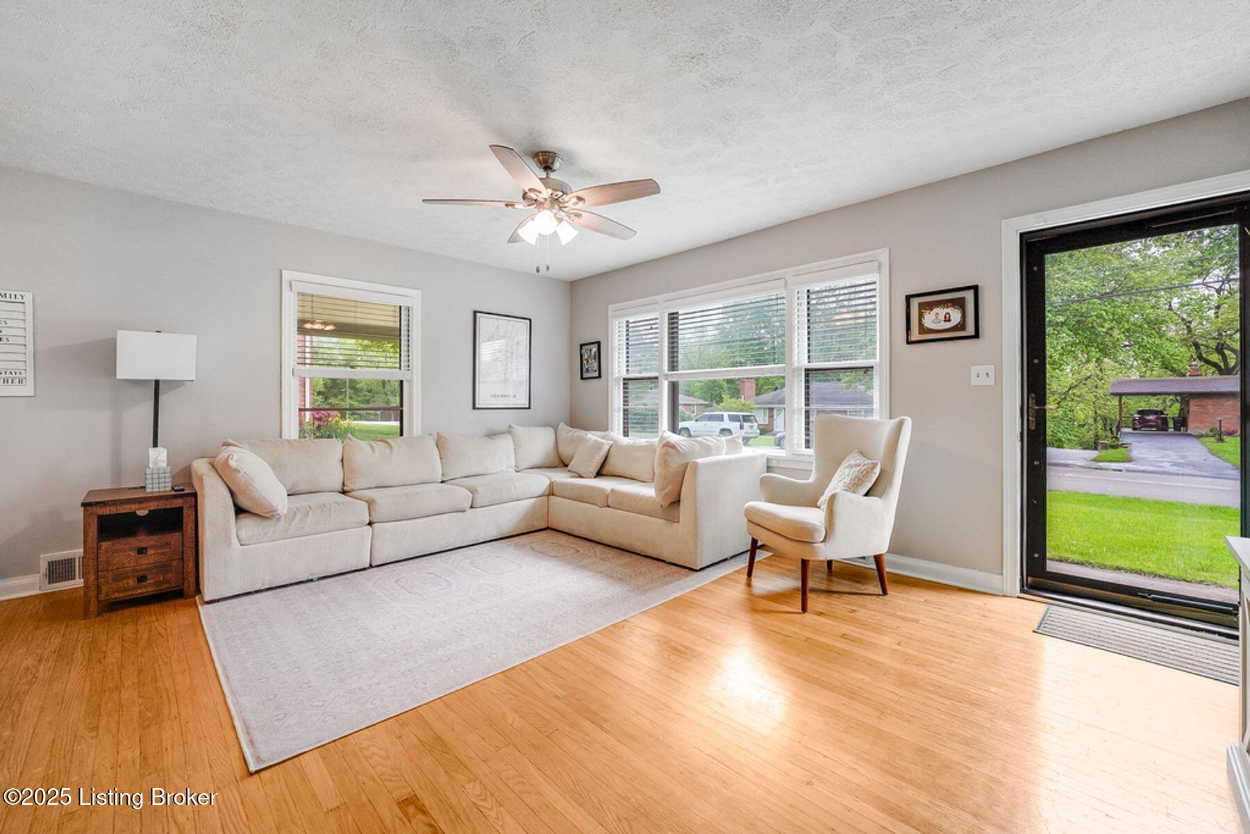 4203 Hewitt Ave, Louisville, Pennsylvania image 5