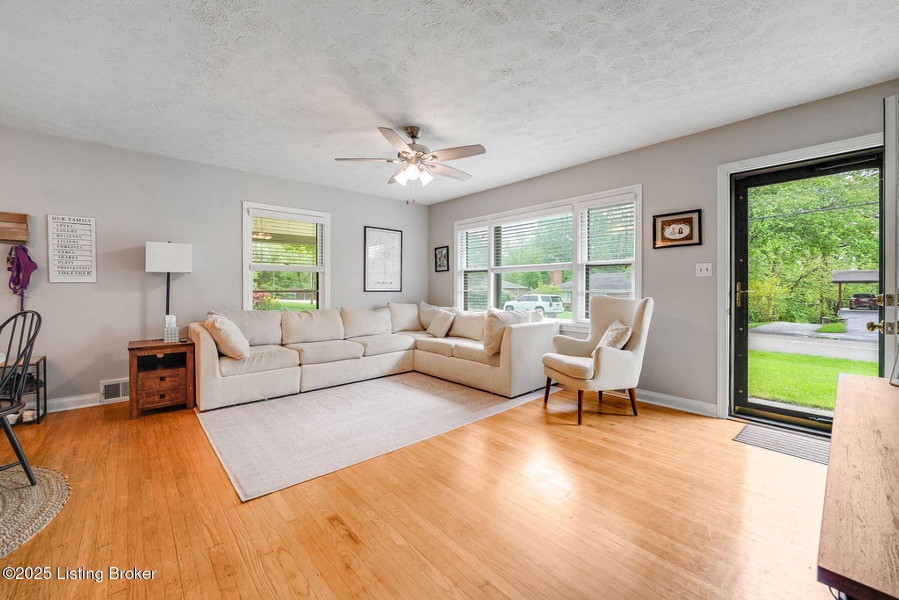4203 Hewitt Ave, Louisville, Pennsylvania image 7