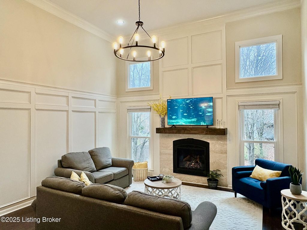 Photo of 12016 Parkland Ct, Middeltown, KY 40243 (MLS # 1704608)