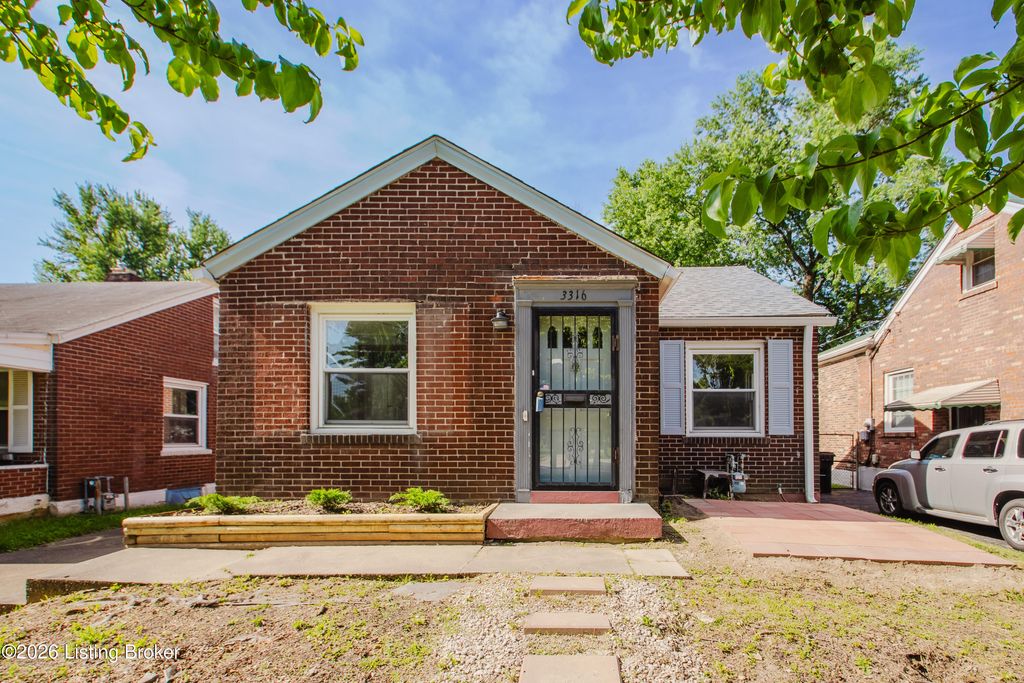 Photo of 3316 Algonquin Pkwy, Louisville, KY 40211 (MLS # 1719117)