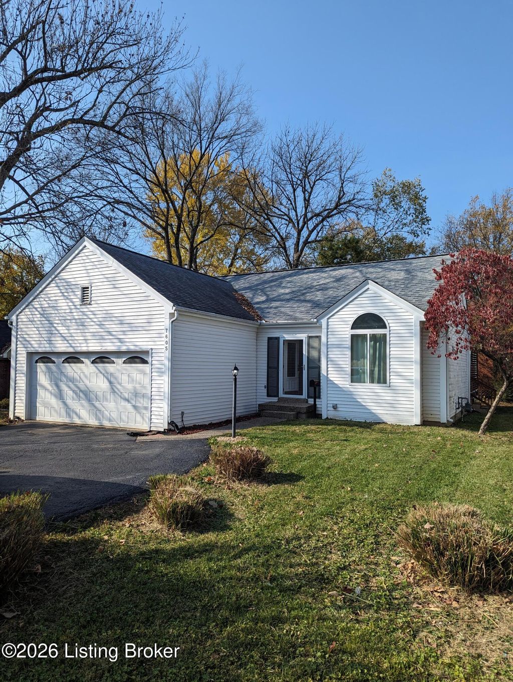 Photo of 7605 New Lagrange Rd, Louisville, KY 40222 (MLS # 1712619)