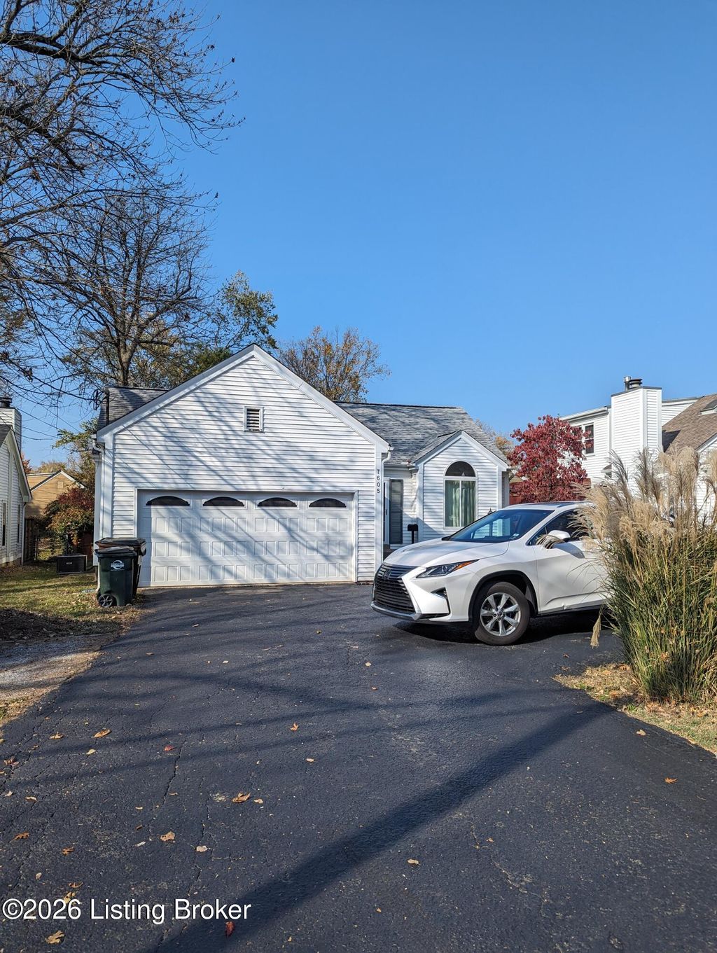 Photo of 7605 New Lagrange Rd, Louisville, KY 40222 (MLS # 1712619)